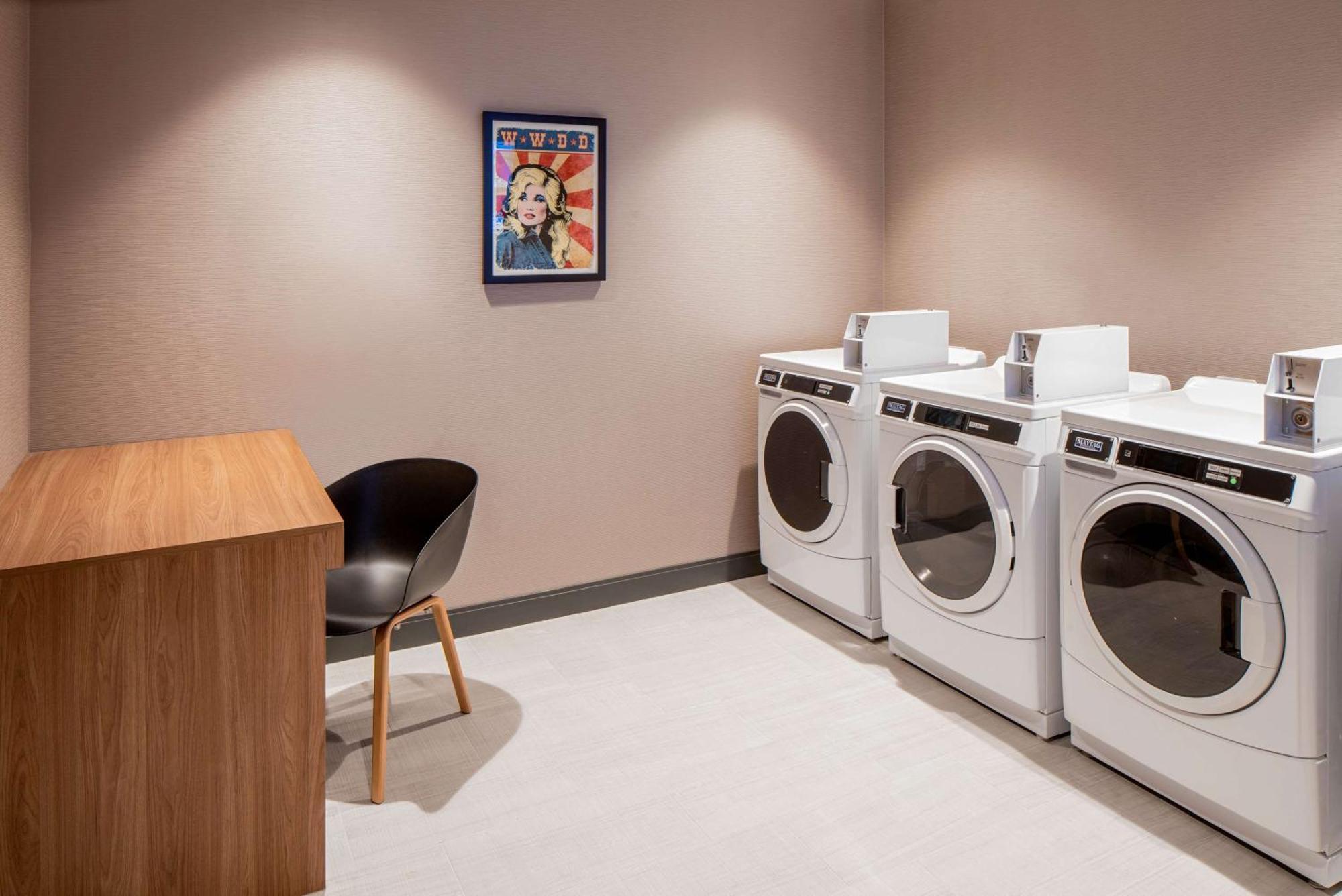 Hilton Garden Inn Austin University Capitol District Екстериор снимка