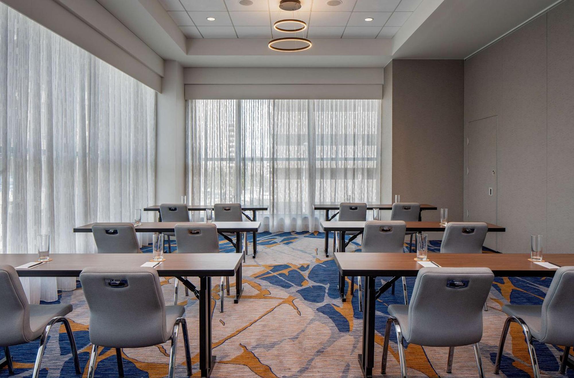 Hilton Garden Inn Austin University Capitol District Екстериор снимка