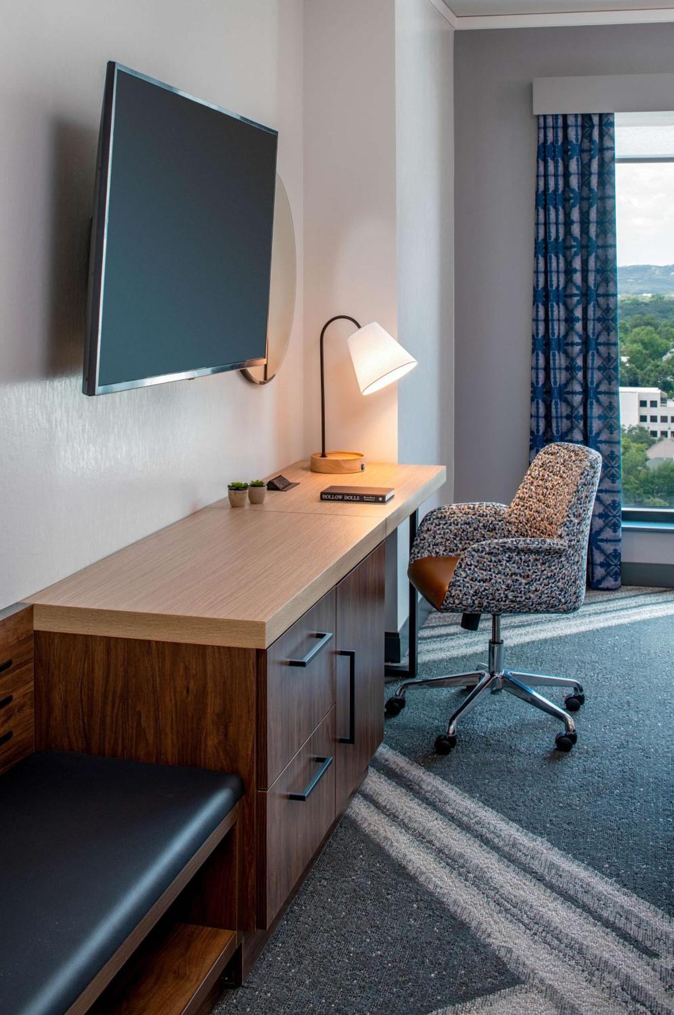 Hilton Garden Inn Austin University Capitol District Екстериор снимка