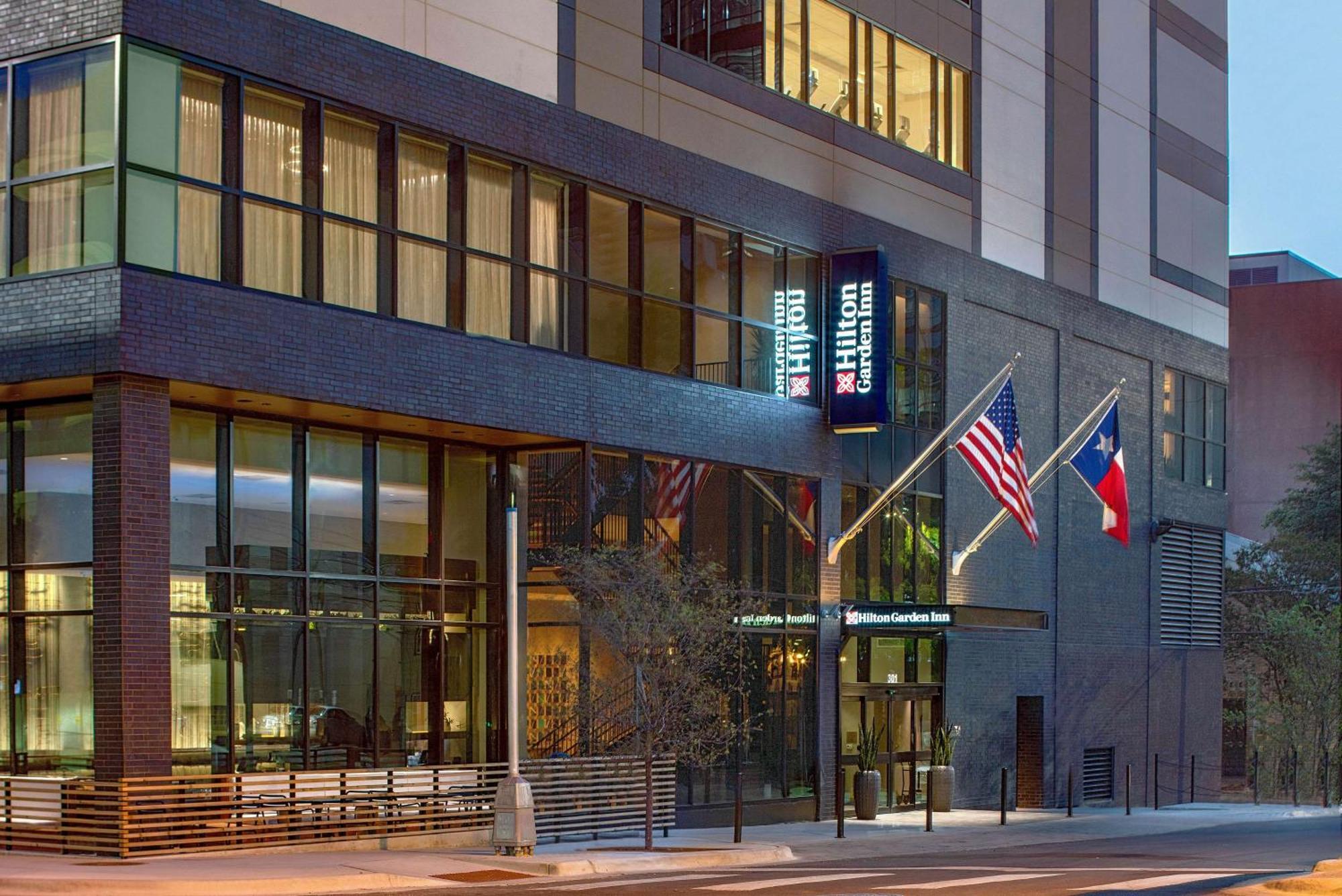 Hilton Garden Inn Austin University Capitol District Екстериор снимка